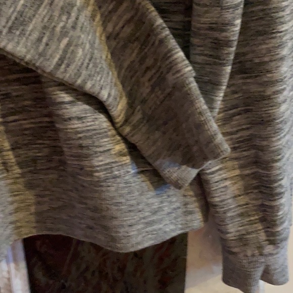 Grey sweatshirt with Hoodie - Picture 4 of 5